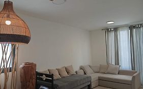 נחמיה אפרטמנטס נוף לים
